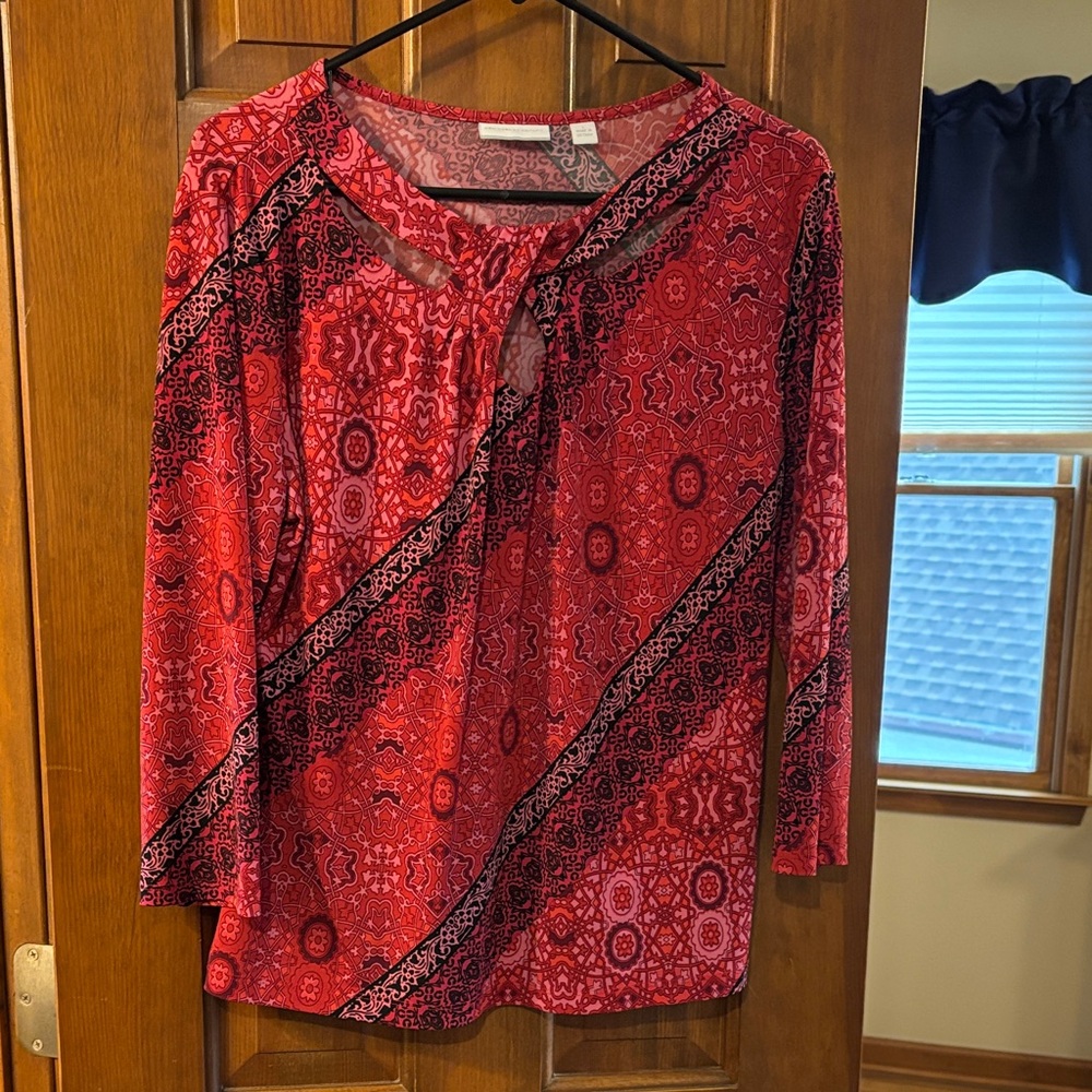 New York & Company Red and Black Printed Long Sleeve Blouse